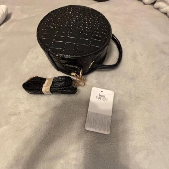 Bon Voyage Leather Reptile Small Round Cross body Bag Black NWT - Picture 7 of 8